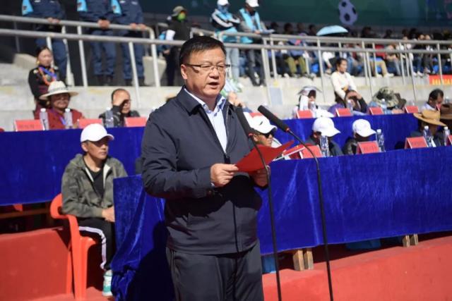 热身赛中国男篮惜败新西兰，球员表现不佳引发关注